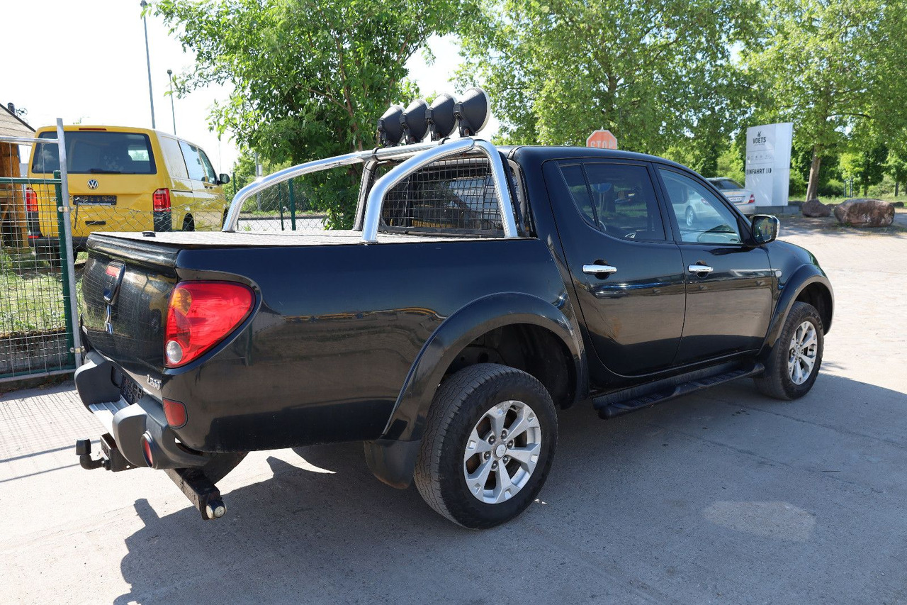 Mitsubishi L200 Invite 2.5 DI - SUV: foto 3 Mitsubishi L200 Invite 2.5 DI - SUV: foto 3