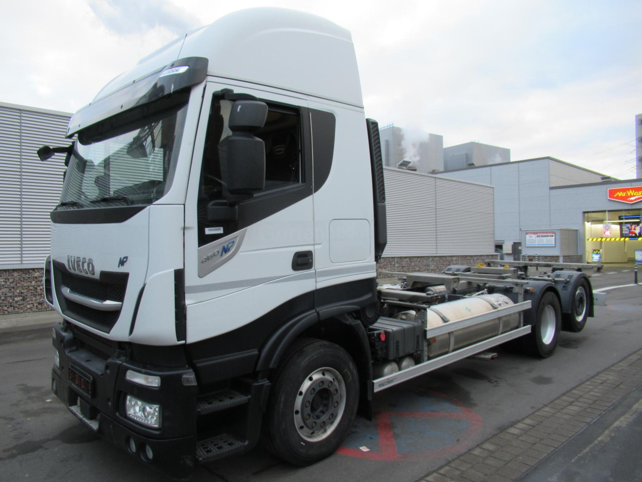 IVECO Stralis AS260S46Y/FSCMLNG Intarder Klima AHK ZV - Camião transportador de contêineres/ Caixa móvel: foto 1 IVECO Stralis AS260S46Y/FSCMLNG Intarder Klima AHK ZV - Camião transportador de contêineres/ Caixa móvel: foto 1