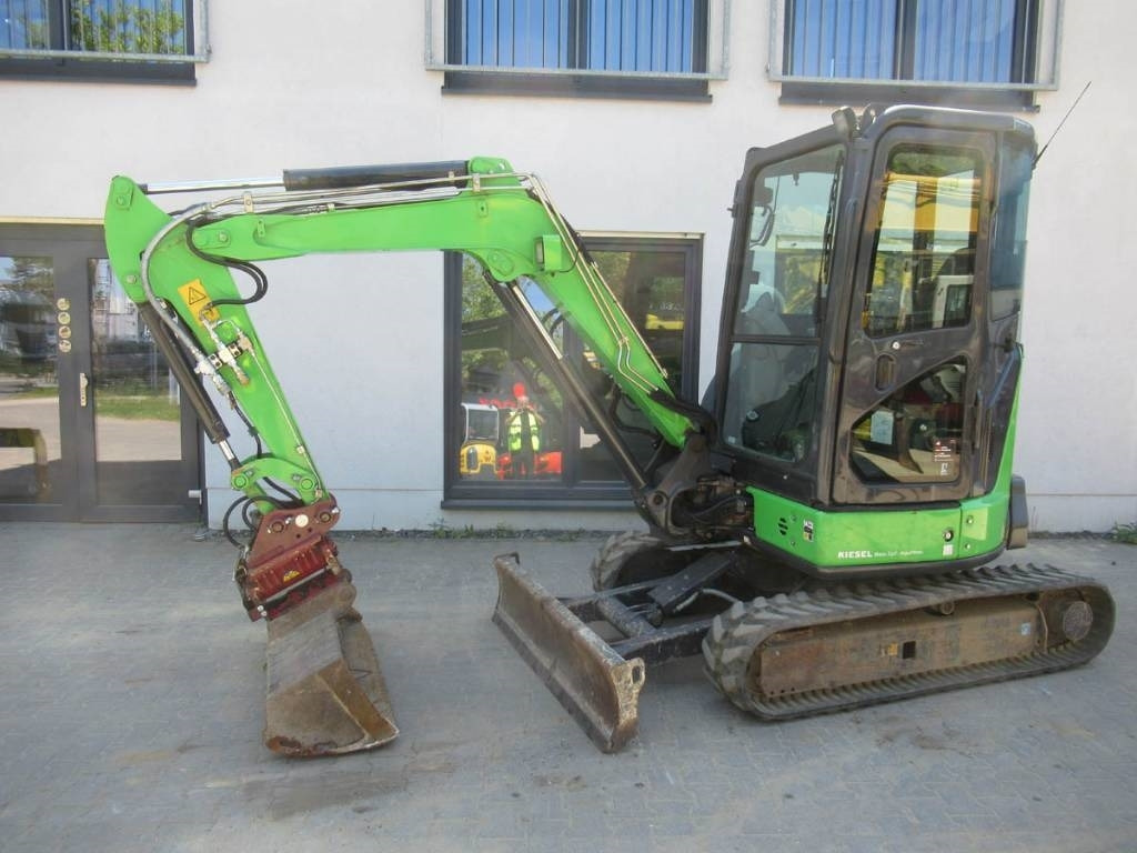 Hitachi ZX33U-6 Powertilt / Klima - Mini escavadeira: foto 1 Hitachi ZX33U-6 Powertilt / Klima - Mini escavadeira: foto 1
