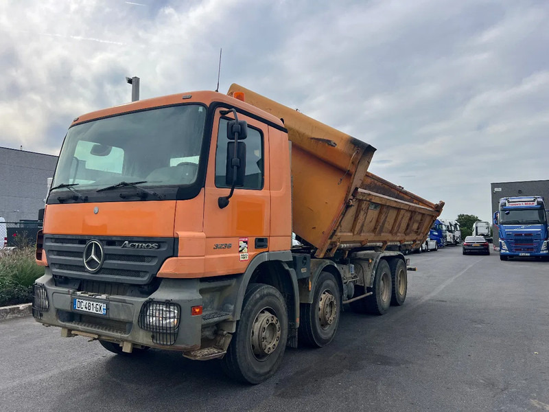 Mercedes-Benz Actros 3336 8x4 TIPPER**3 Pedals**Actros 3336** - Camião basculante: foto 2 Mercedes-Benz Actros 3336 8x4 TIPPER**3 Pedals**Actros 3336** - Camião basculante: foto 2