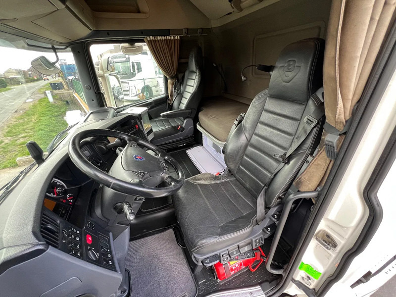 Fotografia de interior 1: Tractor Scania R580 TOPLINE R580 full Air susp****Like new****