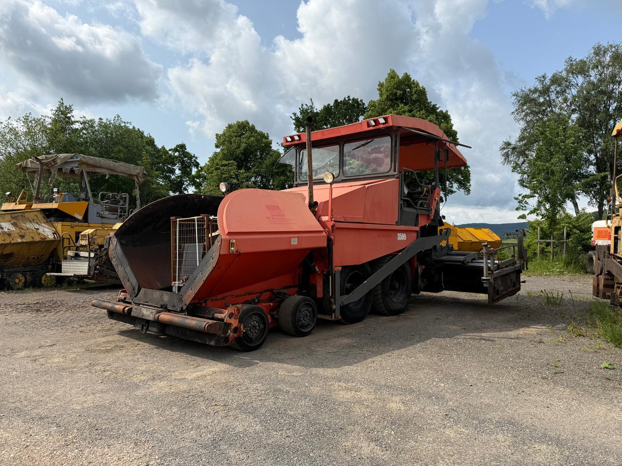 Demag-Dynapac DF135P powerfull 4-axle-paver - Acabadora: foto 3 Demag-Dynapac DF135P powerfull 4-axle-paver - Acabadora: foto 3