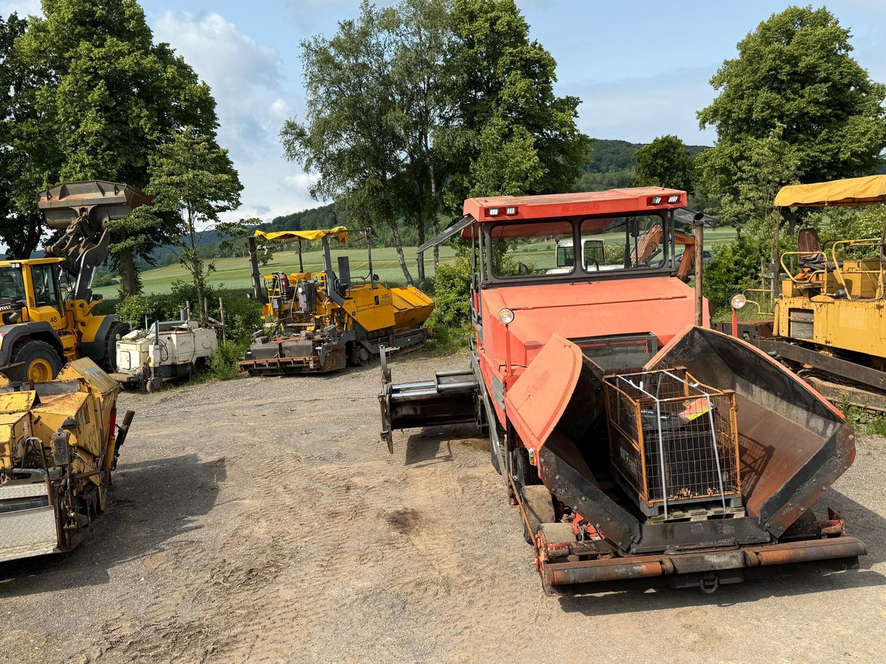 Demag-Dynapac DF135P powerfull 4-axle-paver - Acabadora: foto 4 Demag-Dynapac DF135P powerfull 4-axle-paver - Acabadora: foto 4
