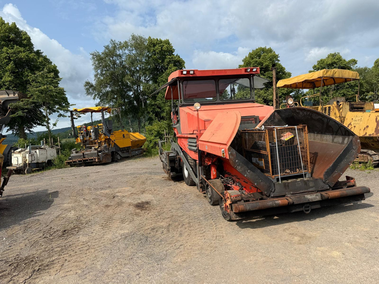 Demag-Dynapac DF135P powerfull 4-axle-paver - Acabadora: foto 5 Demag-Dynapac DF135P powerfull 4-axle-paver - Acabadora: foto 5