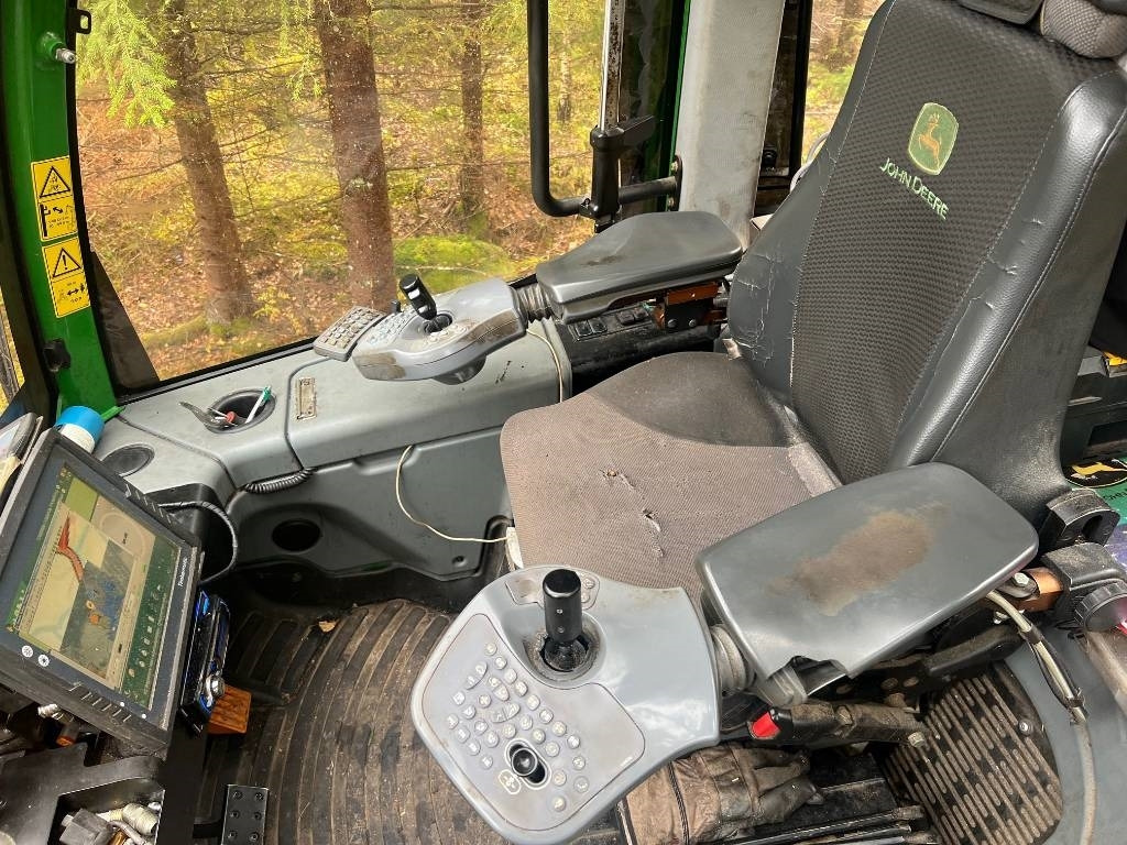 Harvester John Deere 1170 E: foto 11