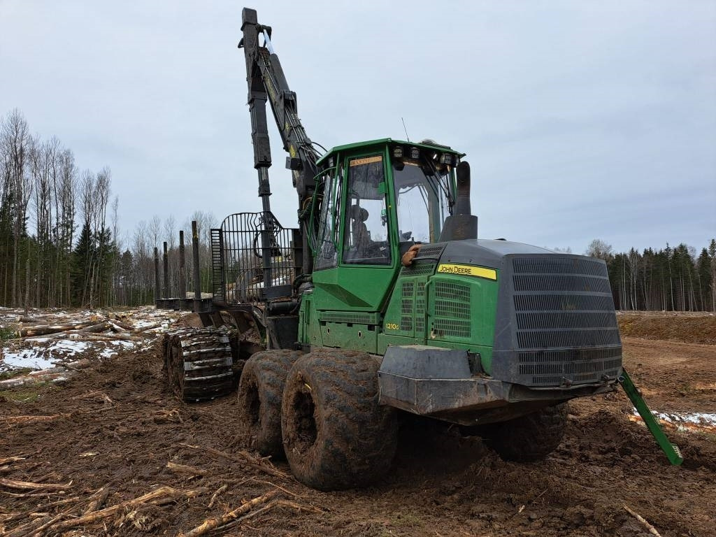 John Deere 1210 G - Forwarder: foto 2 John Deere 1210 G - Forwarder: foto 2