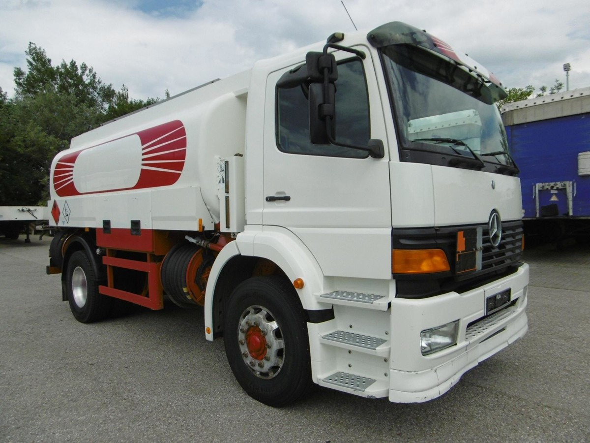 Caminhão tanque MERCEDES-BENZ 1828 Actros 14.500L: foto 1