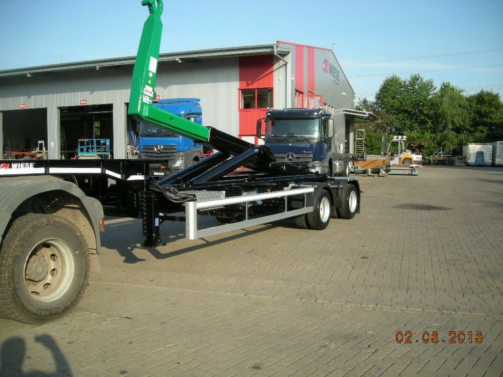 Auflieger Abrollkipper Hakenlift Hooklift - Semi-reboque basculante: foto 2 Auflieger Abrollkipper Hakenlift Hooklift - Semi-reboque basculante: foto 2