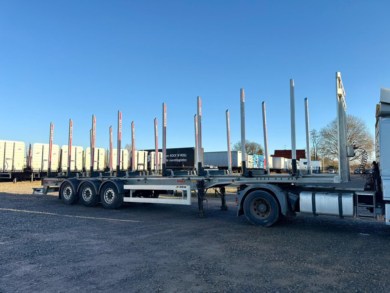 Benalu Timberliner Holzauflieger mit Schemel und Rungen - Semi-reboque transporte de madeira: foto 2 Benalu Timberliner Holzauflieger mit Schemel und Rungen - Semi-reboque transporte de madeira: foto 2