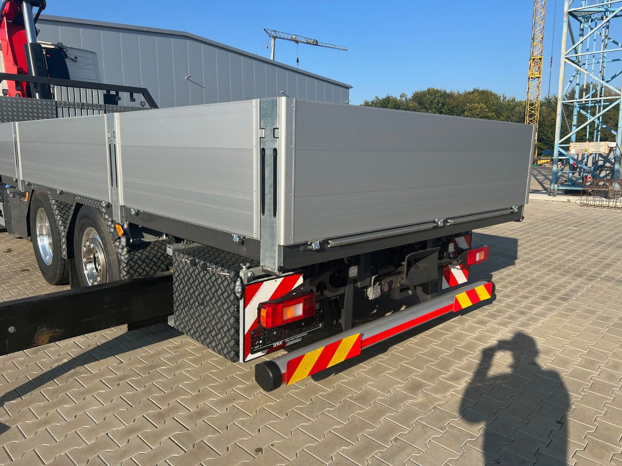 Volvo FH 500 8x2 Kran F710 RA2.26 - Camião, Camião grua: foto 3 Volvo FH 500 8x2 Kran F710 RA2.26 - Camião, Camião grua: foto 3