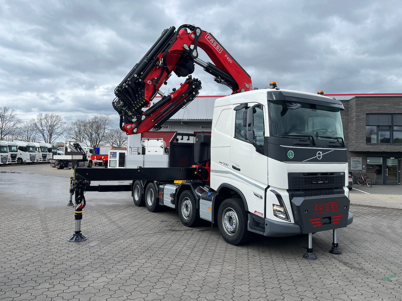 Volvo FH 500 8x4 Kran F820 RA2.27 Jib & Winde Sofort - Camião, Camião grua: foto 3 Volvo FH 500 8x4 Kran F820 RA2.27 Jib & Winde Sofort - Camião, Camião grua: foto 3