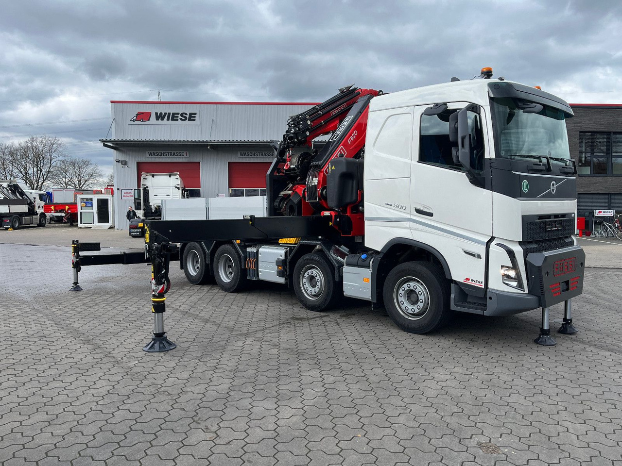 Volvo FH 500 8x4 Kran F820 RA2.27 Jib & Winde Sofort - Camião, Camião grua: foto 2 Volvo FH 500 8x4 Kran F820 RA2.27 Jib & Winde Sofort - Camião, Camião grua: foto 2
