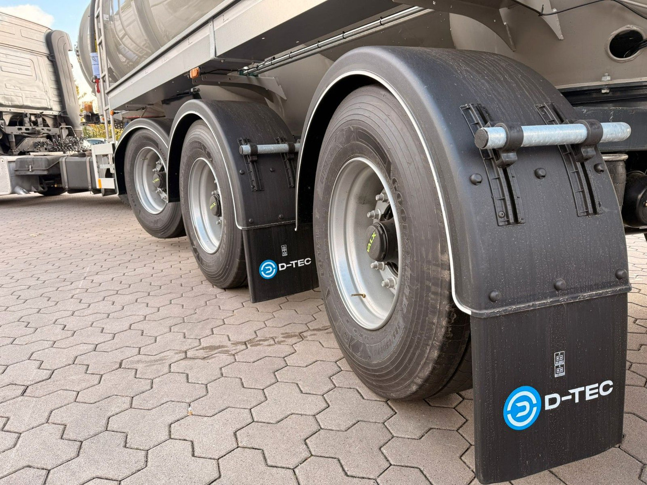 D-TEC Gülletanker 30m³ mit Zwangslenkung - Semirreboque tanque: foto 2 D-TEC Gülletanker 30m³ mit Zwangslenkung - Semirreboque tanque: foto 2