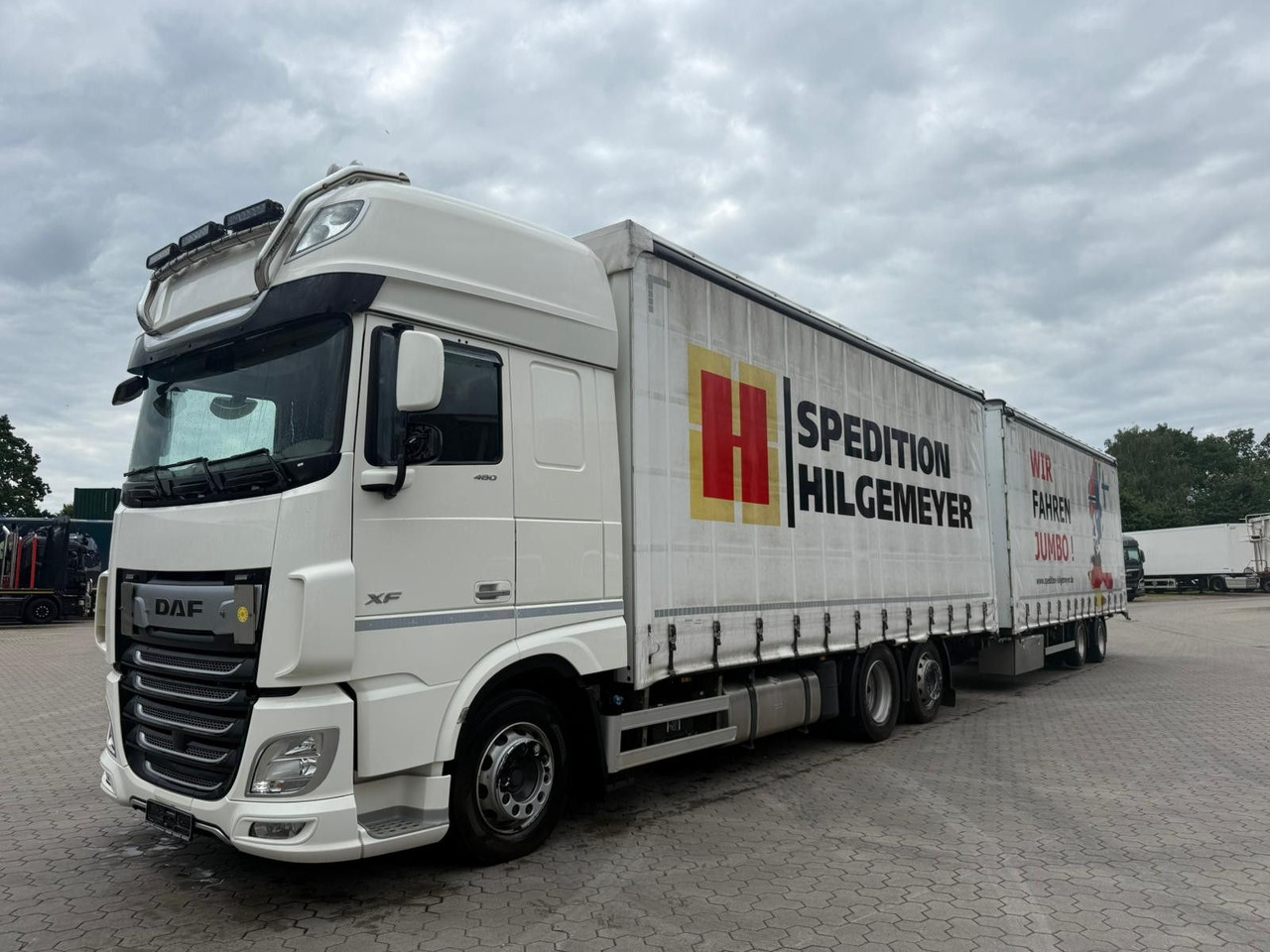 DAF XF 480 FAN LowDeck 6x2 Jumbo Inklusive Anhänger - Camião de lona: foto 2 DAF XF 480 FAN LowDeck 6x2 Jumbo Inklusive Anhänger - Camião de lona: foto 2