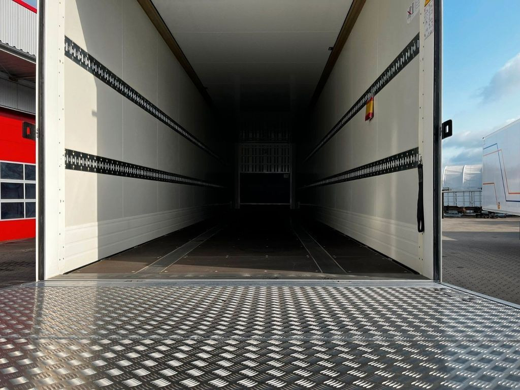 Krone Koffer mit Ladebordwand 2.000 kg Top Klappe - Semi-reboque furgão: foto 3 Krone Koffer mit Ladebordwand 2.000 kg Top Klappe - Semi-reboque furgão: foto 3