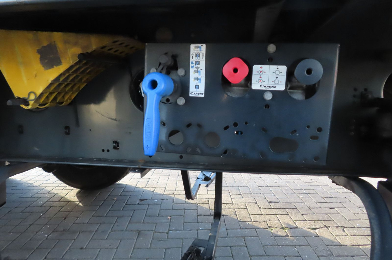 Leasing de  Krone Planenauflieger - Coilwanne Krone Planenauflieger - Coilwanne: foto 12