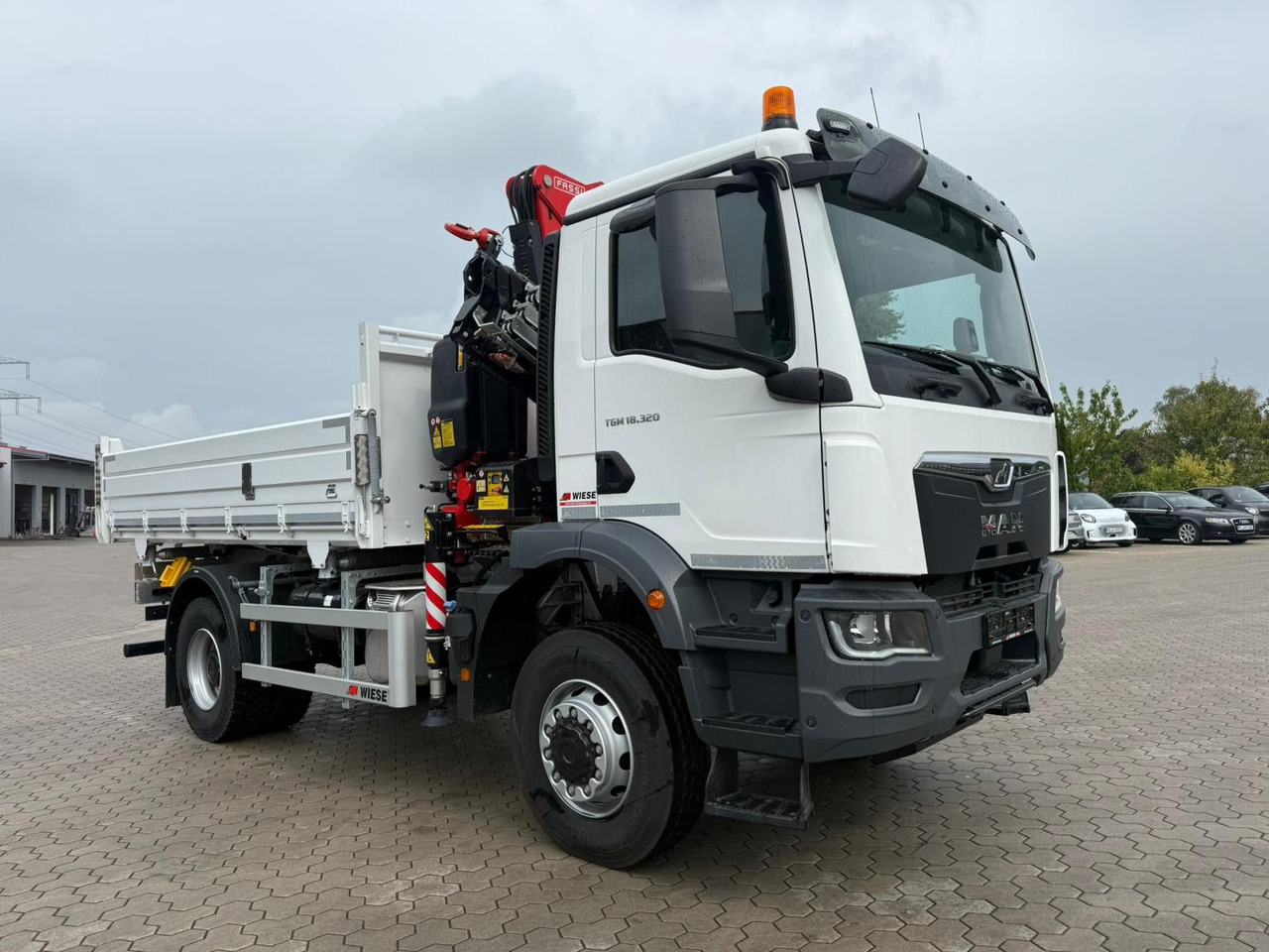 MAN 18.320 4x4 mit Fassi Ladekran Sofort Verfügbar - Camião basculante, Camião grua: foto 2 MAN 18.320 4x4 mit Fassi Ladekran Sofort Verfügbar - Camião basculante, Camião grua: foto 2