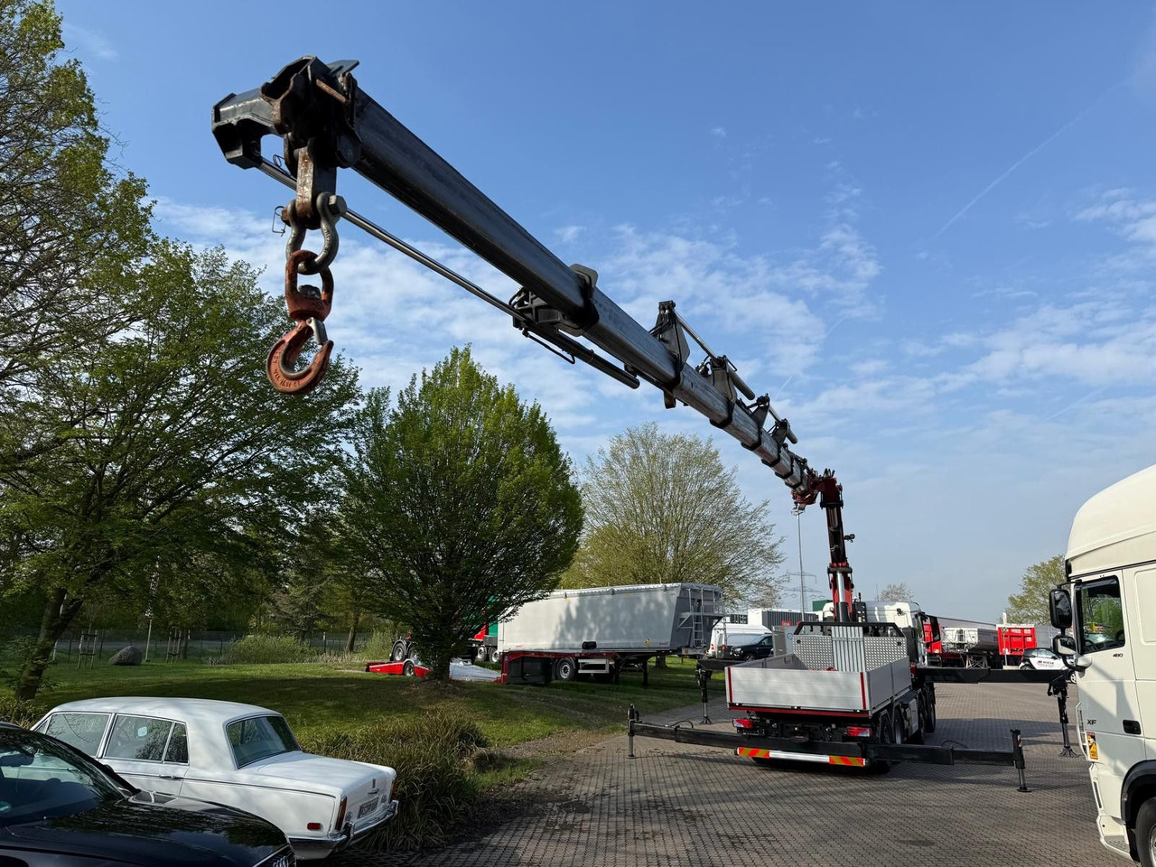 MAN 35.520 8x4 mit Kran Fassi F800 RA2.28 - Camião de caixa aberta/ Plataforma, Camião grua: foto 5 MAN 35.520 8x4 mit Kran Fassi F800 RA2.28 - Camião de caixa aberta/ Plataforma, Camião grua: foto 5