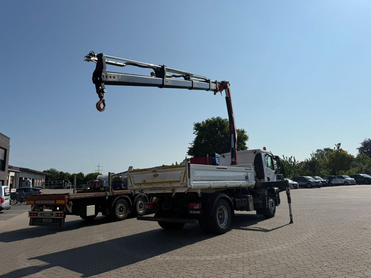 MAN TGM 18.320 4x2 BB mit Kran Fassi F135 Kipper - Camião basculante, Camião grua: foto 4 MAN TGM 18.320 4x2 BB mit Kran Fassi F135 Kipper - Camião basculante, Camião grua: foto 4