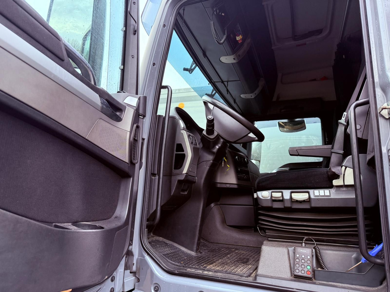 MAN TGX 18.440 LL Volumen LKW mit Staplerhalterung MAN TGX 18.440 LL Volumen LKW mit Staplerhalterung - Camião de lona: foto 5 MAN TGX 18.440 LL Volumen LKW mit Staplerhalterung MAN TGX 18.440 LL Volumen LKW mit Staplerhalterung - Camião de lona: foto 5