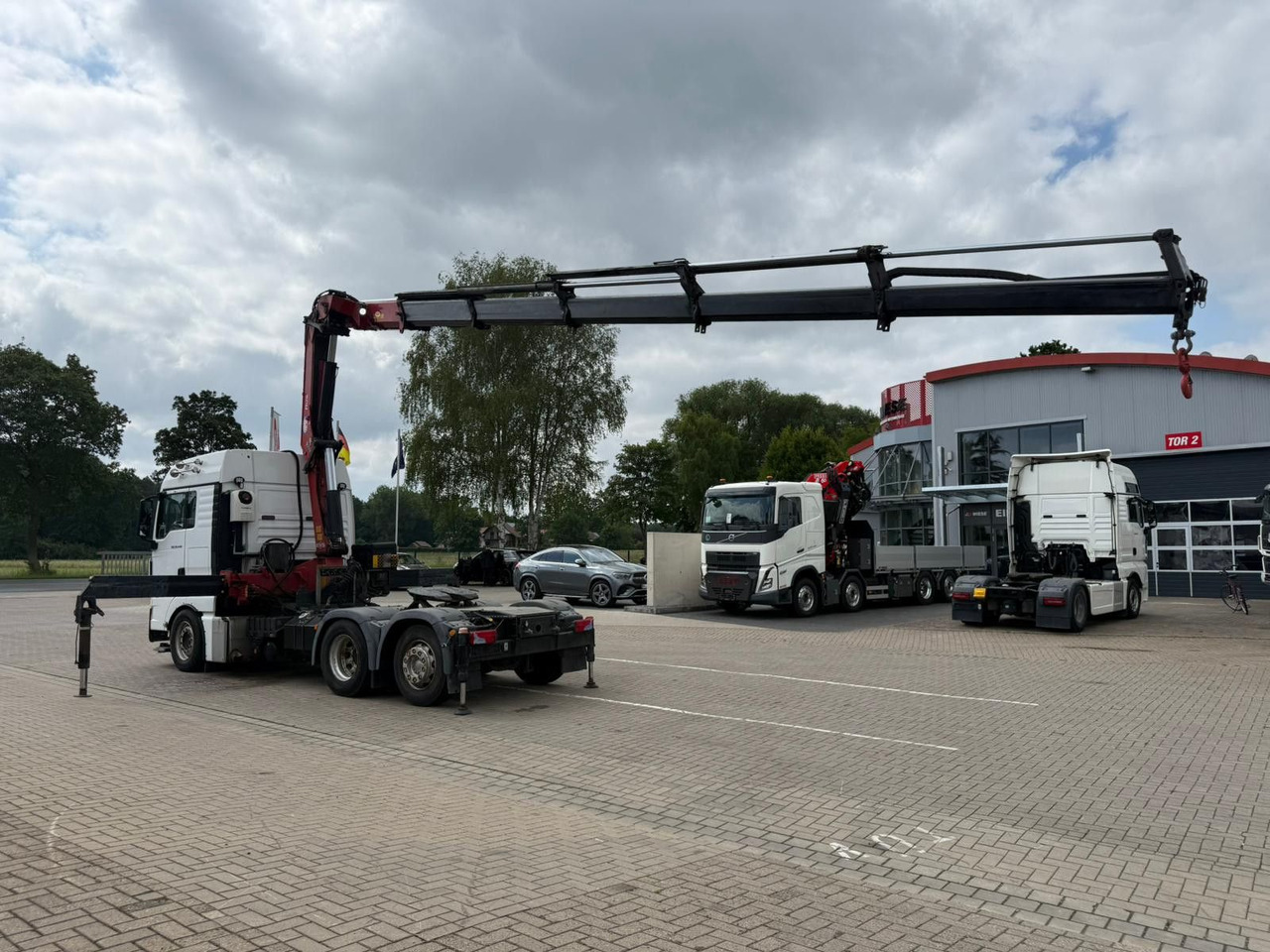MAN TGX 26.440 6x2 mit HMF 3000-5 Kran TÜV NEU - Camião grua: foto 3 MAN TGX 26.440 6x2 mit HMF 3000-5 Kran TÜV NEU - Camião grua: foto 3