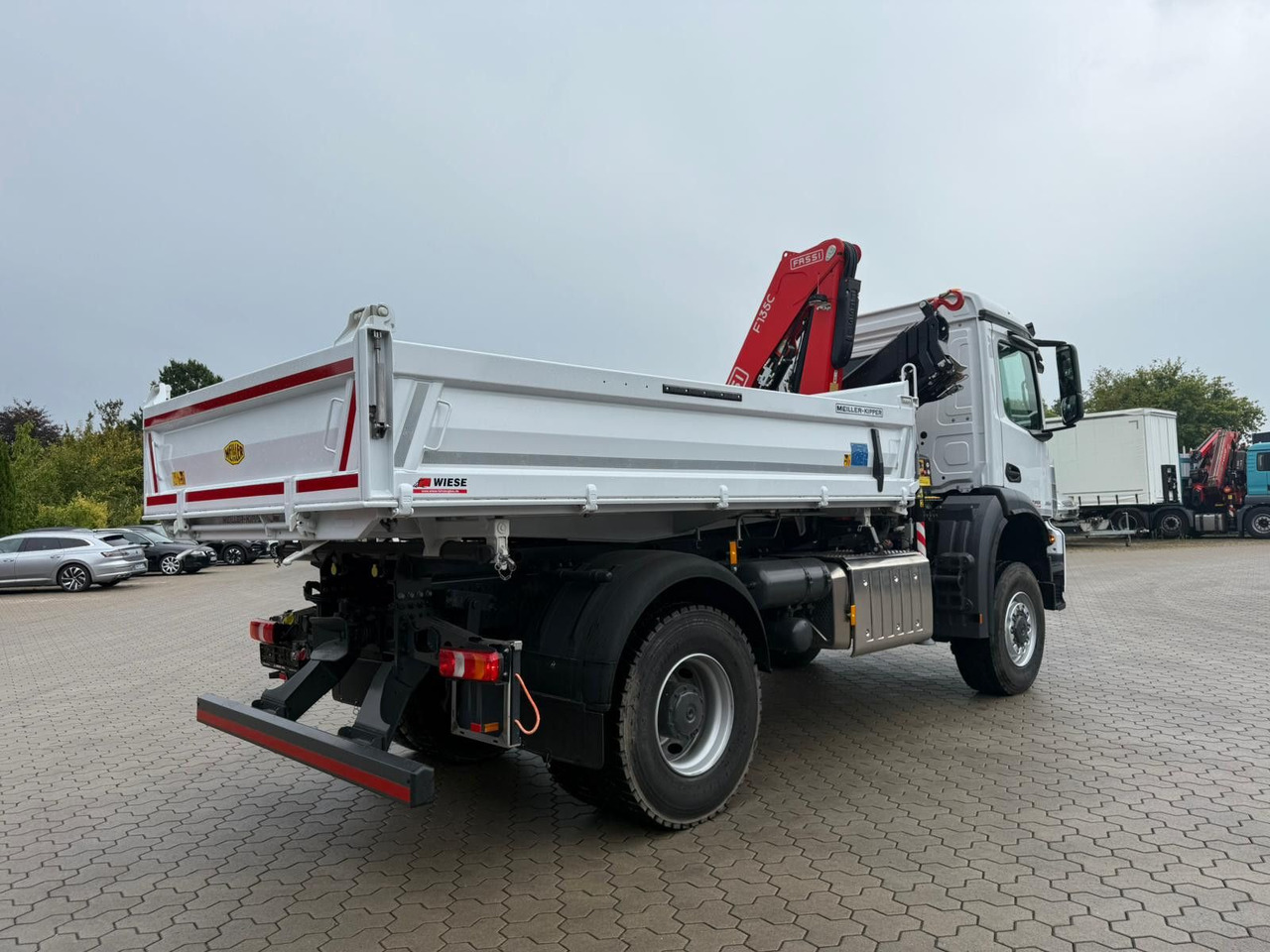 Mercedes-Benz Arocs 1835 4x2 Meiller Fassi F135 Kran Kipper - Camião basculante, Camião grua: foto 4 Mercedes-Benz Arocs 1835 4x2 Meiller Fassi F135 Kran Kipper - Camião basculante, Camião grua: foto 4