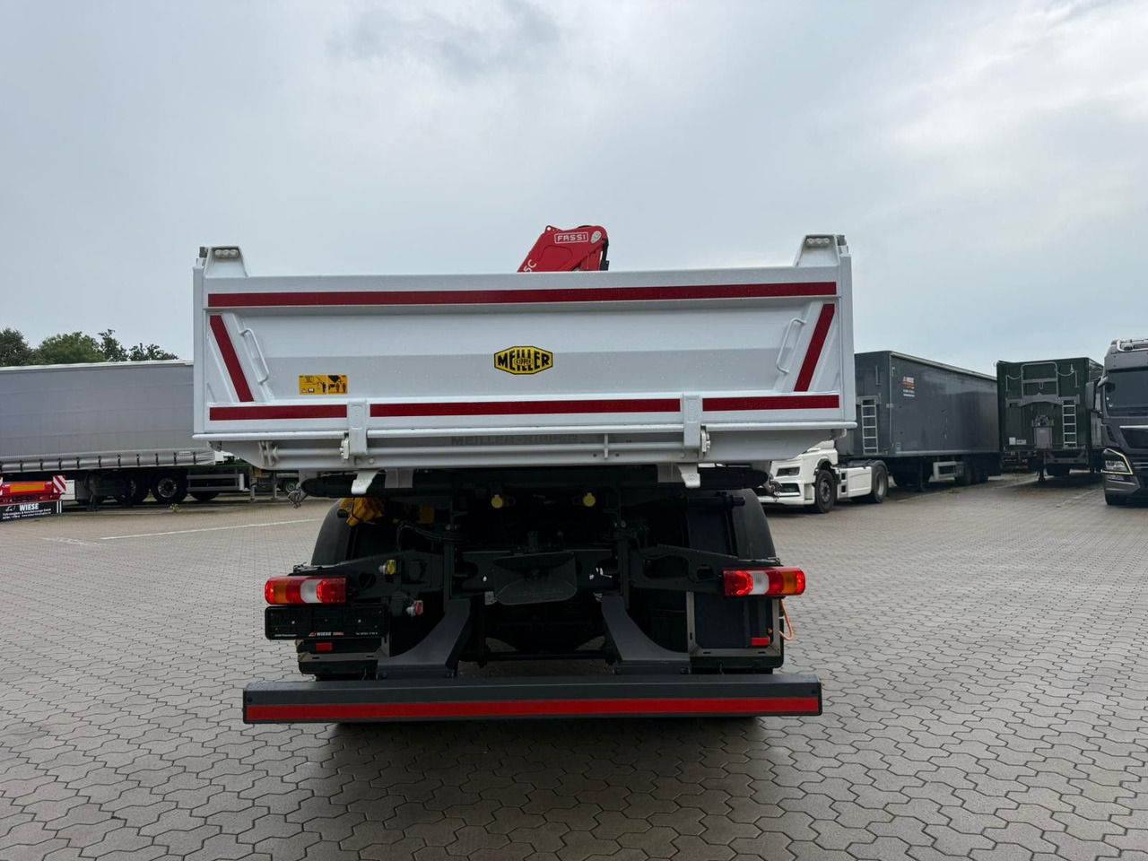 Mercedes-Benz Arocs 1835 4x2 Meiller Fassi F135 Kran Kipper - Camião grua: foto 5 Mercedes-Benz Arocs 1835 4x2 Meiller Fassi F135 Kran Kipper - Camião grua: foto 5