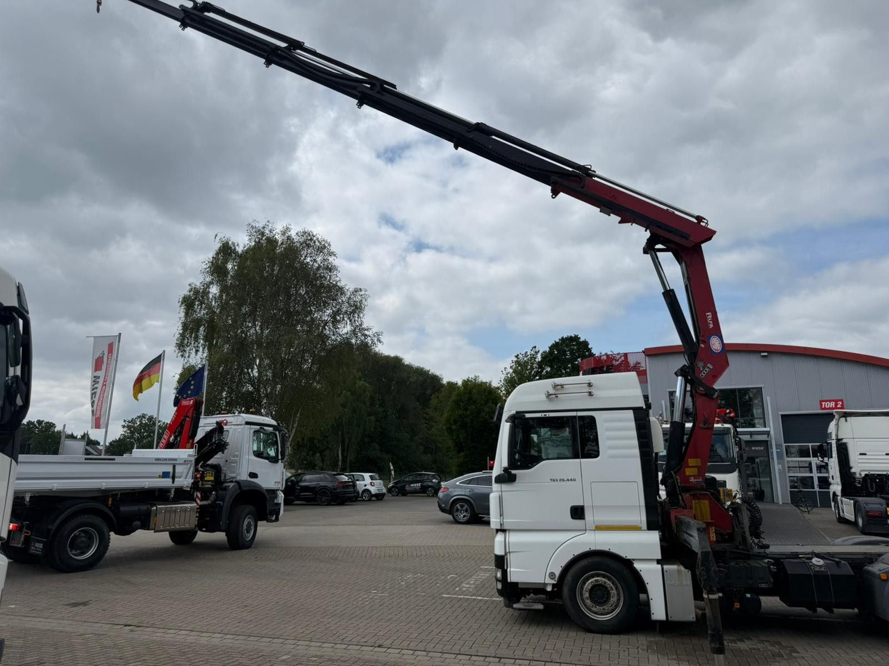 MAN TGX 26.440 6x2 mit HMF 3000-5 Kran TÜV NEU - Tractor: foto 5 MAN TGX 26.440 6x2 mit HMF 3000-5 Kran TÜV NEU - Tractor: foto 5