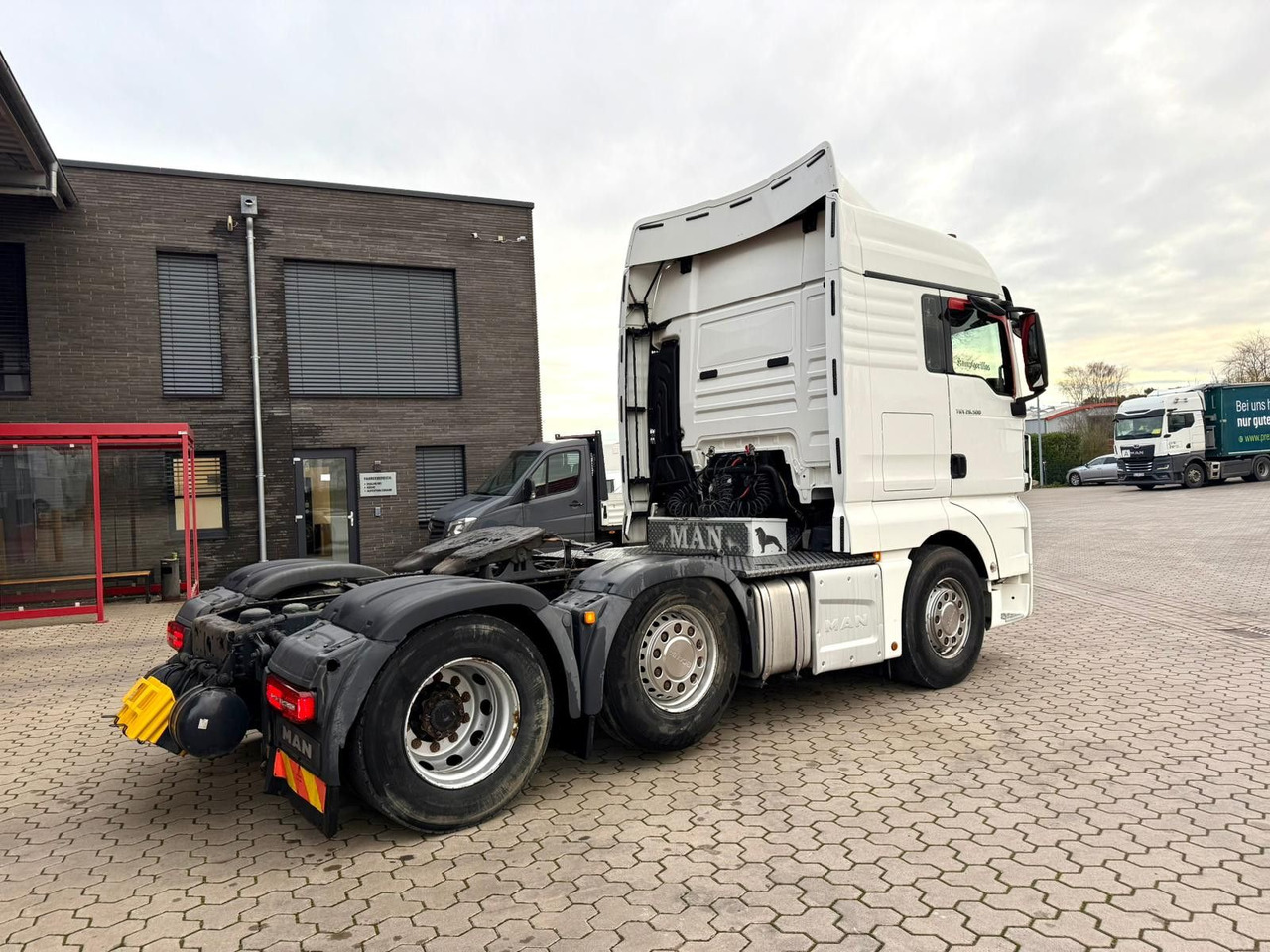 MAN TGX 26.500 6x2 Hydraulik Exklusiv Innenraum - Tractor: foto 4 MAN TGX 26.500 6x2 Hydraulik Exklusiv Innenraum - Tractor: foto 4