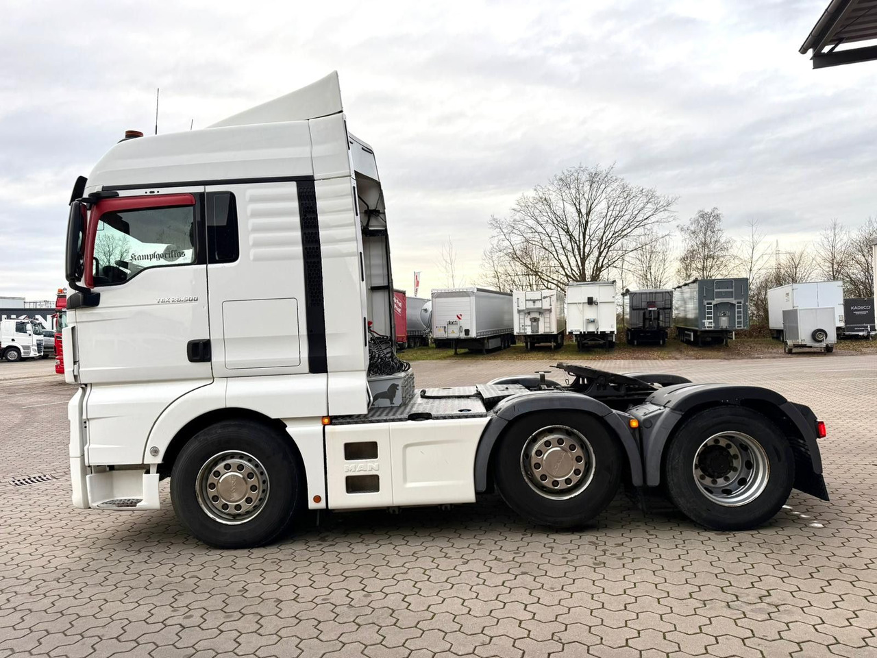 MAN TGX 26.500 6x2 Hydraulik Exklusiv Innenraum - Tractor: foto 5 MAN TGX 26.500 6x2 Hydraulik Exklusiv Innenraum - Tractor: foto 5