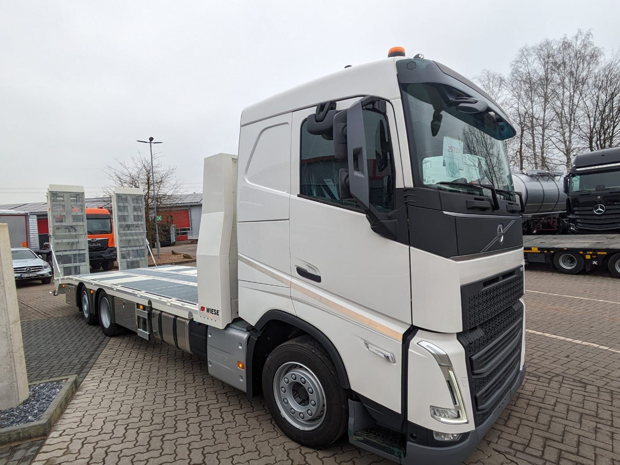 Volvo FH 420 Maschinentransporter Rampennen. - Caminhão reboque: foto 2 Volvo FH 420 Maschinentransporter Rampennen. - Caminhão reboque: foto 2