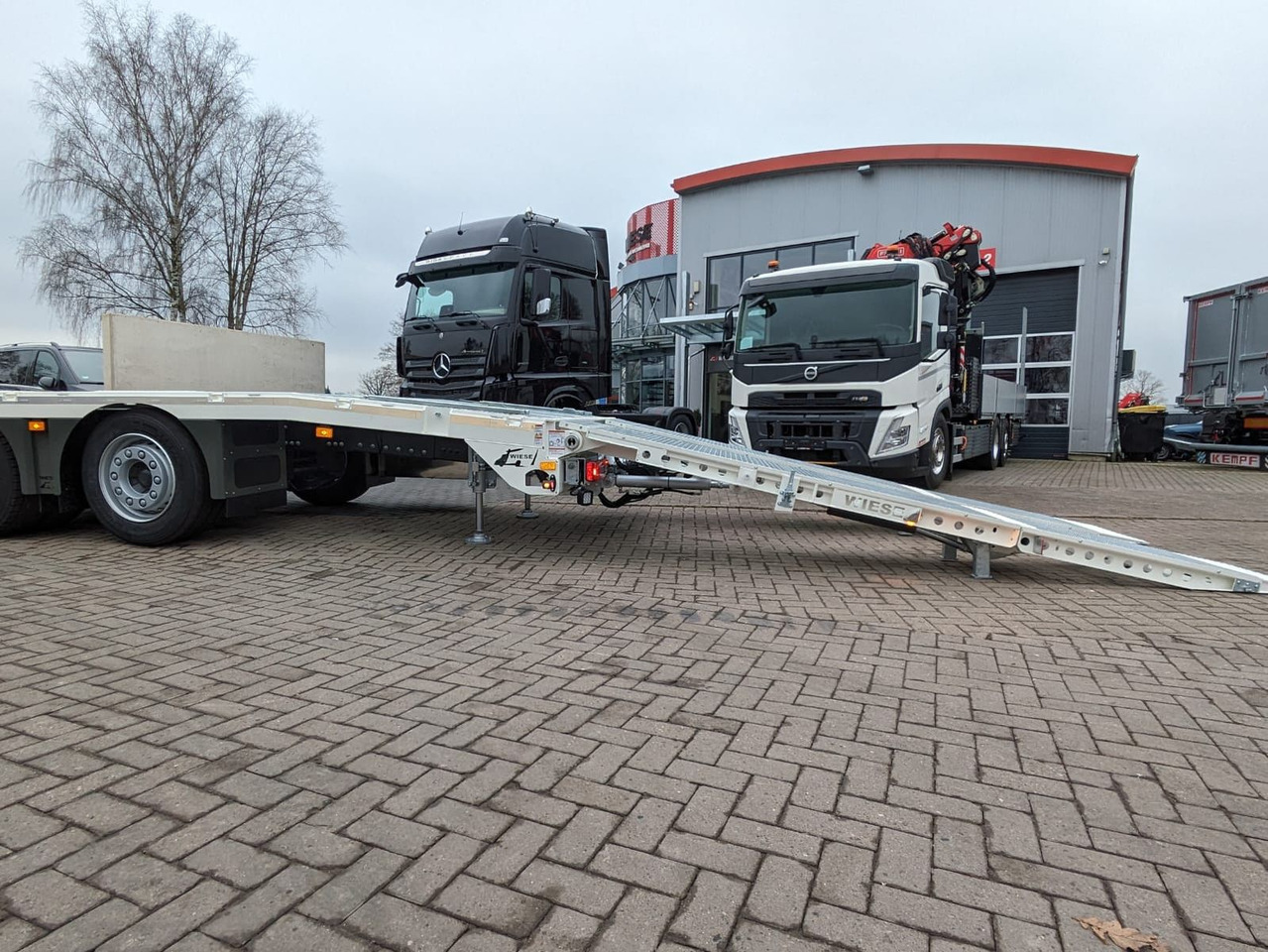 Volvo FH 420 Maschinentransporter mit Rampen - Camião de caixa aberta/ Plataforma: foto 5 Volvo FH 420 Maschinentransporter mit Rampen - Camião de caixa aberta/ Plataforma: foto 5