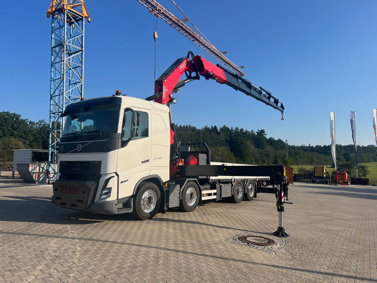 Volvo FH 500 8x2 Kran F710 RA2.26 - Camião de caixa aberta/ Plataforma, Camião grua: foto 1 Volvo FH 500 8x2 Kran F710 RA2.26 - Camião de caixa aberta/ Plataforma, Camião grua: foto 1