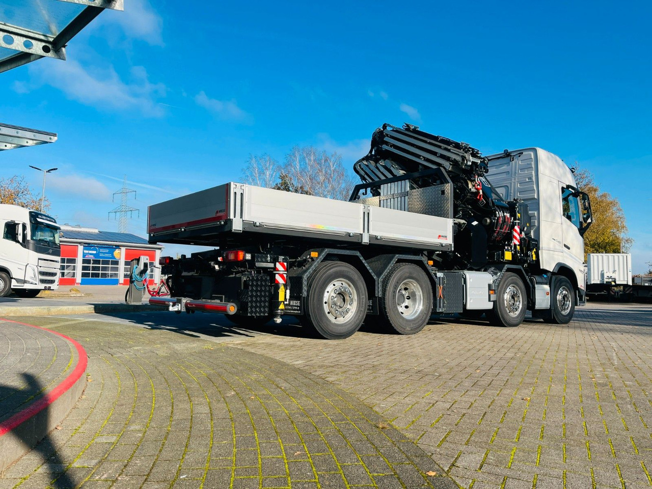 Volvo FH 540 SZM mit F1450 HXP Fly Jib + Winde - Camião de caixa aberta/ Plataforma, Camião grua: foto 2 Volvo FH 540 SZM mit F1450 HXP Fly Jib + Winde - Camião de caixa aberta/ Plataforma, Camião grua: foto 2
