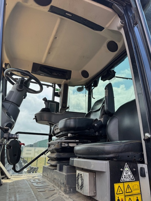 Trator JCB 4220 fastrac: foto 7
