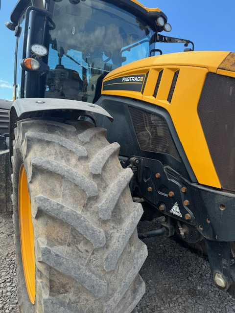 JCB 4220 fastrac - Trator: foto 2 JCB 4220 fastrac - Trator: foto 2