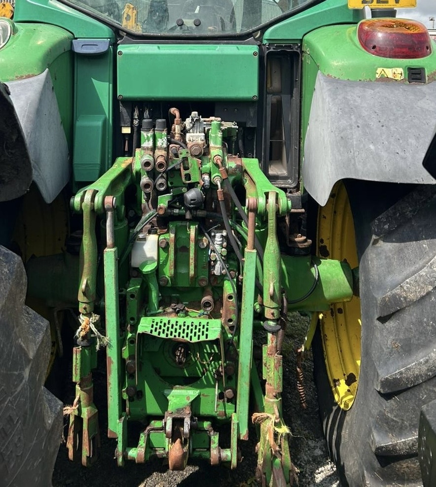 JOHN DEERE 6820 - Trator: foto 2 JOHN DEERE 6820 - Trator: foto 2