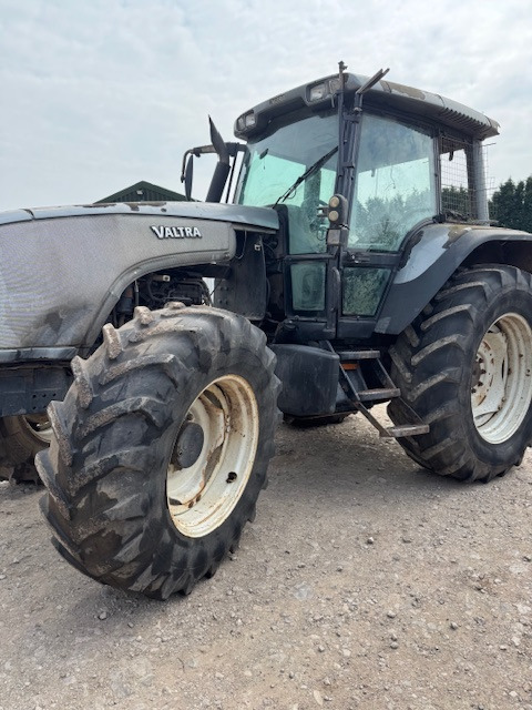VALTRA T130 - Trator: foto 4 VALTRA T130 - Trator: foto 4