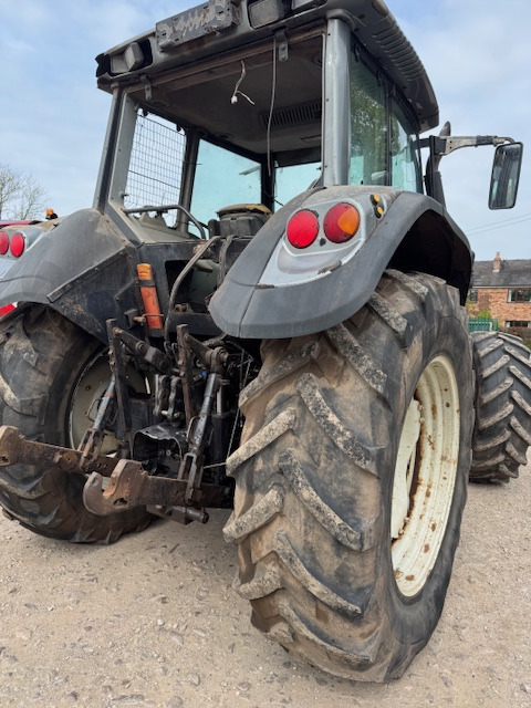VALTRA T130 - Trator: foto 2 VALTRA T130 - Trator: foto 2