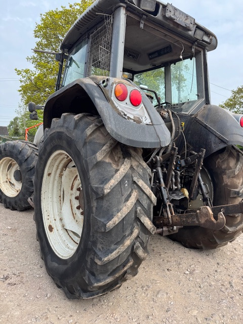 VALTRA T130 - Trator: foto 3 VALTRA T130 - Trator: foto 3