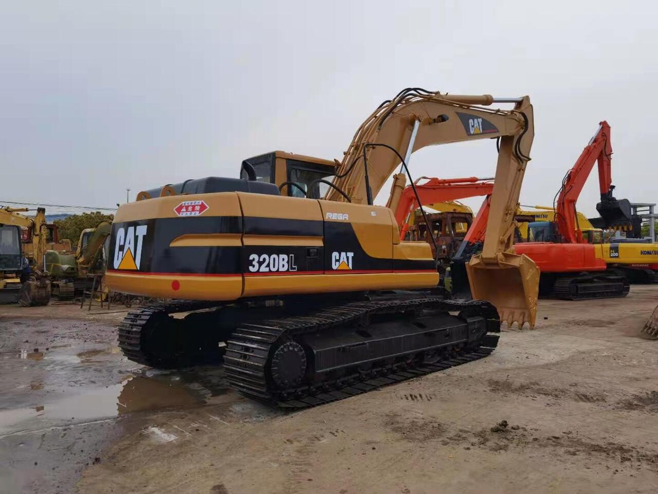 CATERPILLAR 320BL - Escavadora de rastos: foto 4 CATERPILLAR 320BL - Escavadora de rastos: foto 4