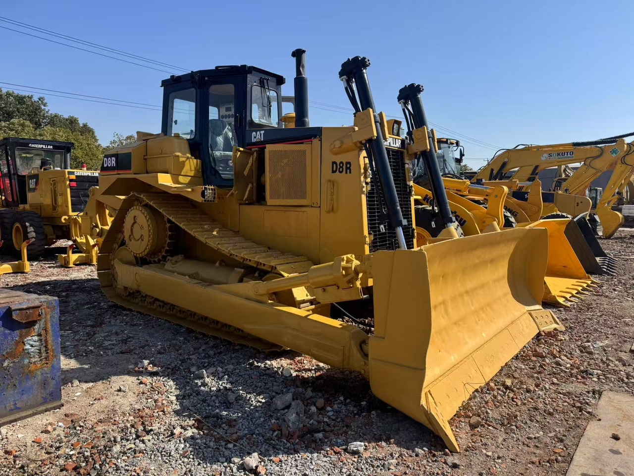 CATERPILLAR D8R - Buldôzer: foto 1 CATERPILLAR D8R - Buldôzer: foto 1