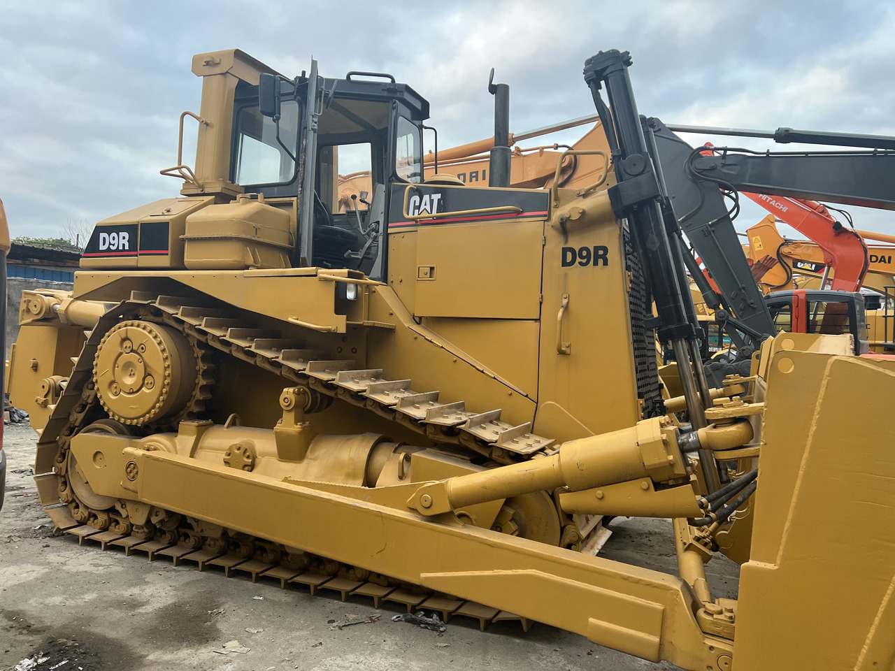 CATERPILLAR D9R - Buldôzer: foto 3 CATERPILLAR D9R - Buldôzer: foto 3