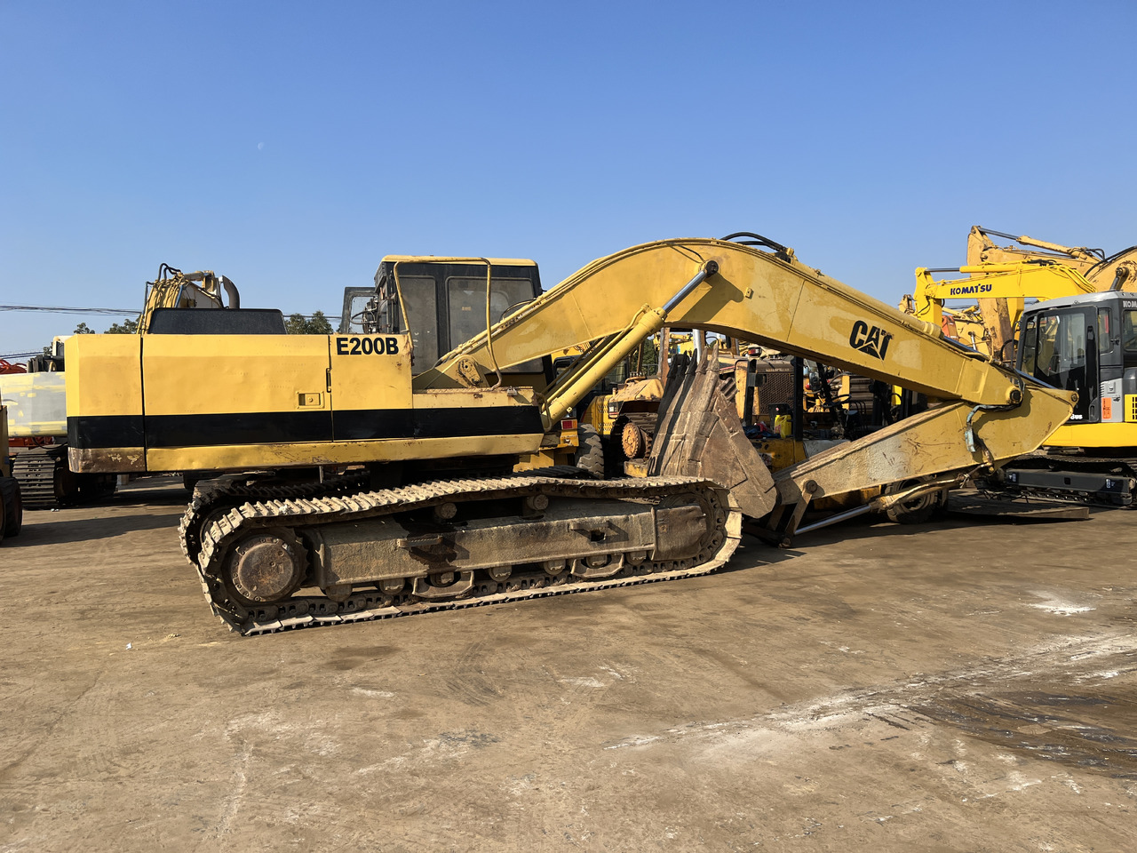 CATERPILLAR E200 - Escavadeira: foto 1 CATERPILLAR E200 - Escavadeira: foto 1