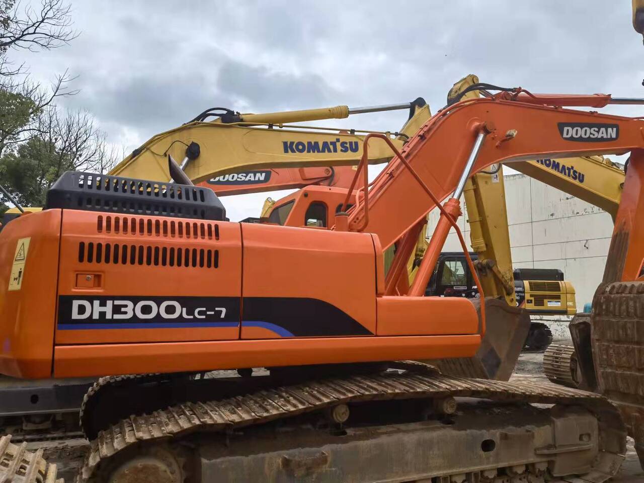 DOOSAN DH300 - Escavadora de rastos: foto 2 DOOSAN DH300 - Escavadora de rastos: foto 2