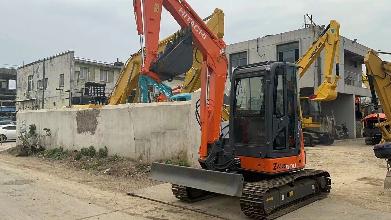 HITACHI ZX50U-2 - Mini escavadeira: foto 4 HITACHI ZX50U-2 - Mini escavadeira: foto 4