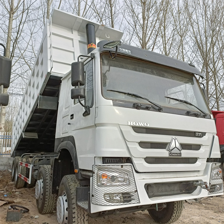 HOWO 8x4 371hp-White -tipper - Camião basculante: foto 3 HOWO 8x4 371hp-White -tipper - Camião basculante: foto 3