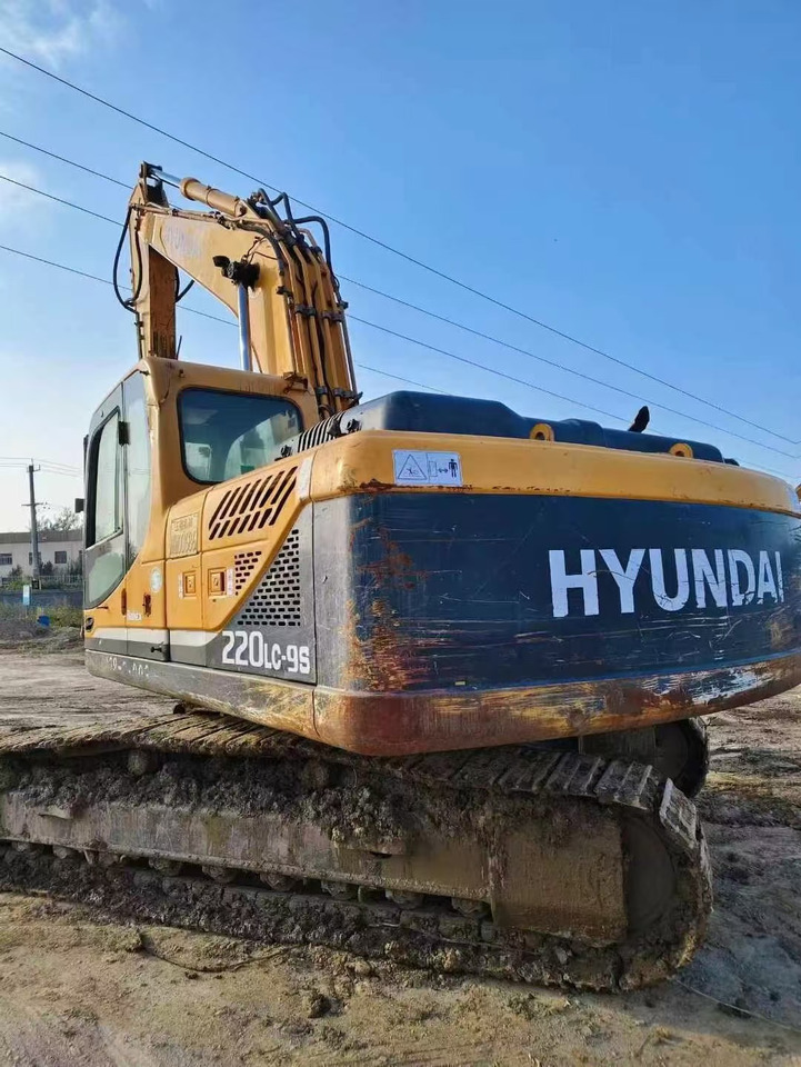 Hyundai R220LC-9S - Escavadora de rastos: foto 1 Hyundai R220LC-9S - Escavadora de rastos: foto 1
