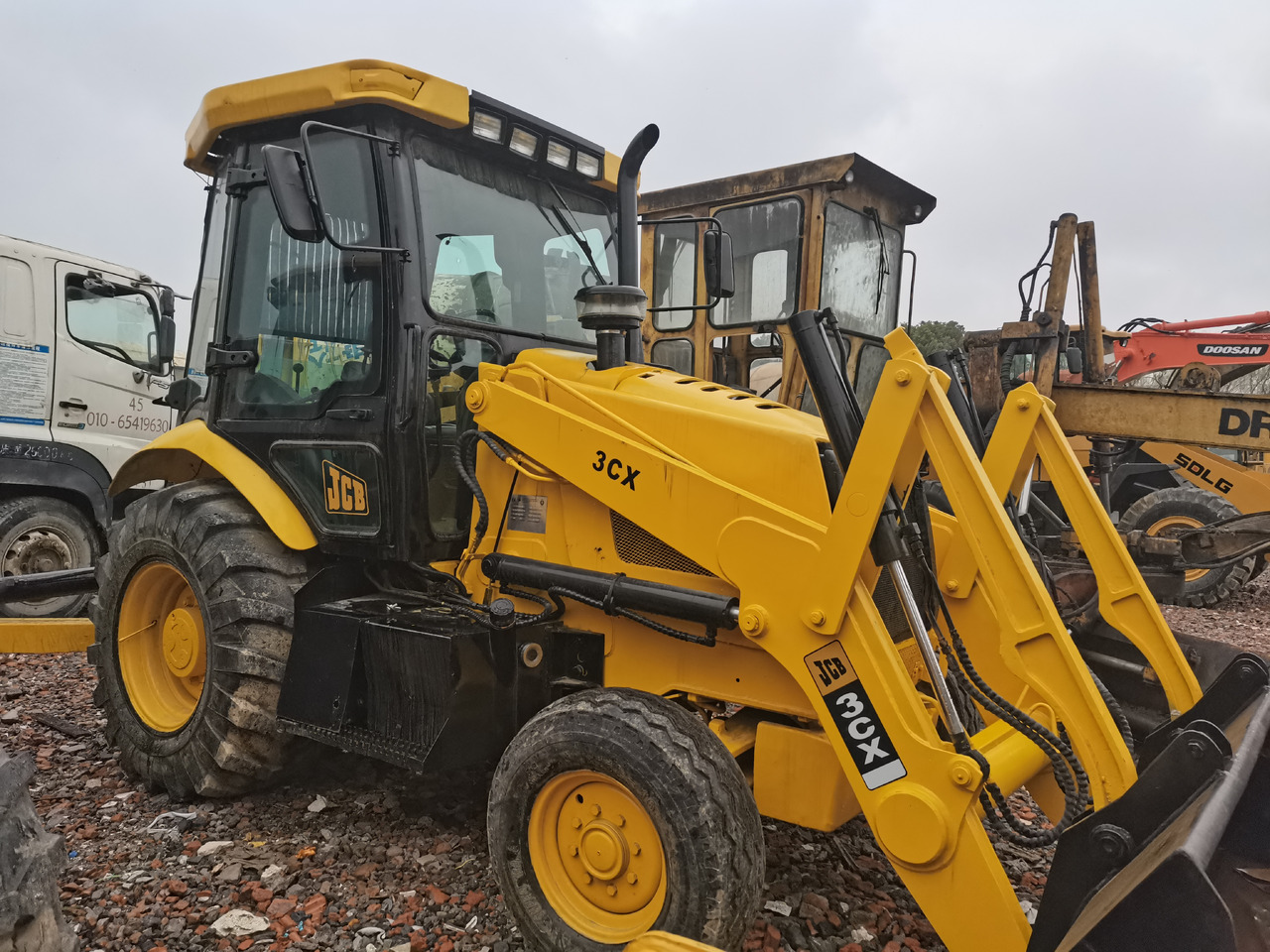 JCB 3CX - Retroescavadeira: foto 1 JCB 3CX - Retroescavadeira: foto 1