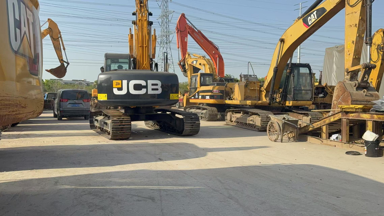 JCB JS215LC - Escavadora de rastos: foto 2 JCB JS215LC - Escavadora de rastos: foto 2